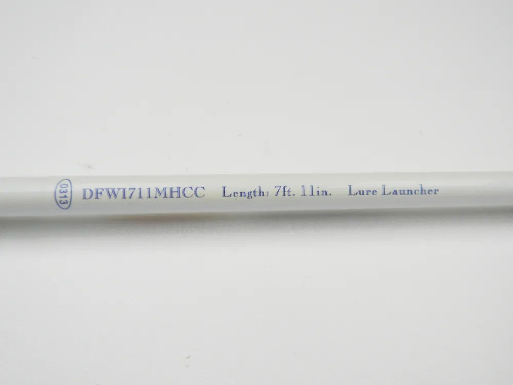 Hot White Ice DFWI711MHCC Byron Velvick 7'11" Medium Heavy Lure La Used Casting Rods